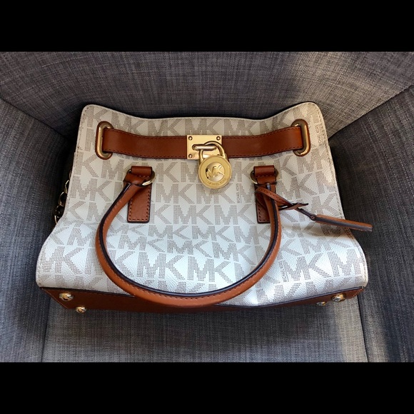 Michael Kors Hamilton Bag very good condition - Picture 2 of 4